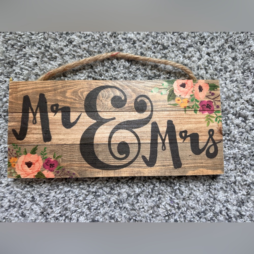 Mr. & Mrs. Sign